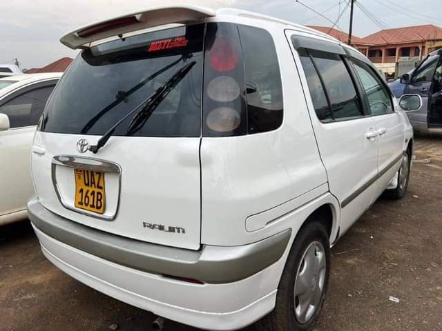 used toyota raum