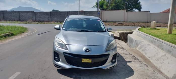mazda axela