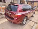 A picture of Clean Registered 08 Toyota Highlander For Sale