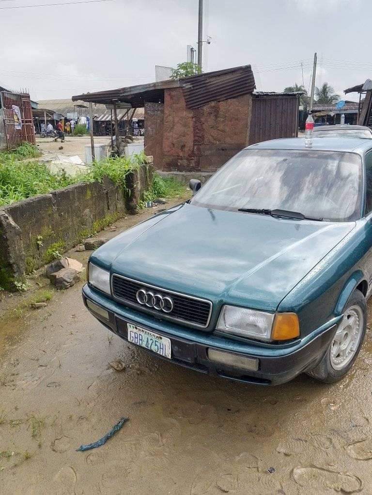 A picture of Audi 80 green Buy and drive Manual Sound engine and