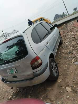 A picture of nault scenic registered first body Engine and Gear perfect AC