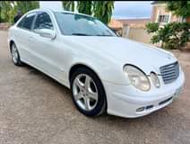 A picture of MERCEDES BENZ E320
