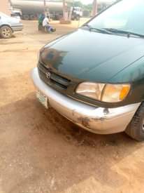 A picture of 1999 Toyota sienna 1999