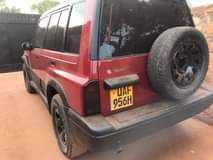 A picture of Suzuki escudo with 3s