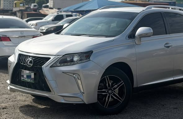 A picture of A super clean few months used Lexus Rx 350 2013