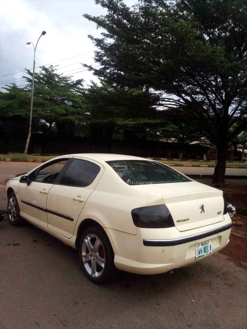 A picture of Car for sale 407