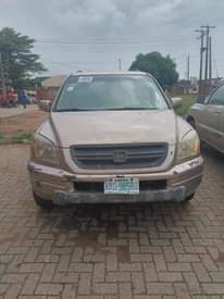 A picture of 2004 Honda pilot Pilot