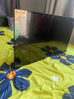 A picture of Altop Inch 32 Bado mpya kasoro box Location mbezi Bei