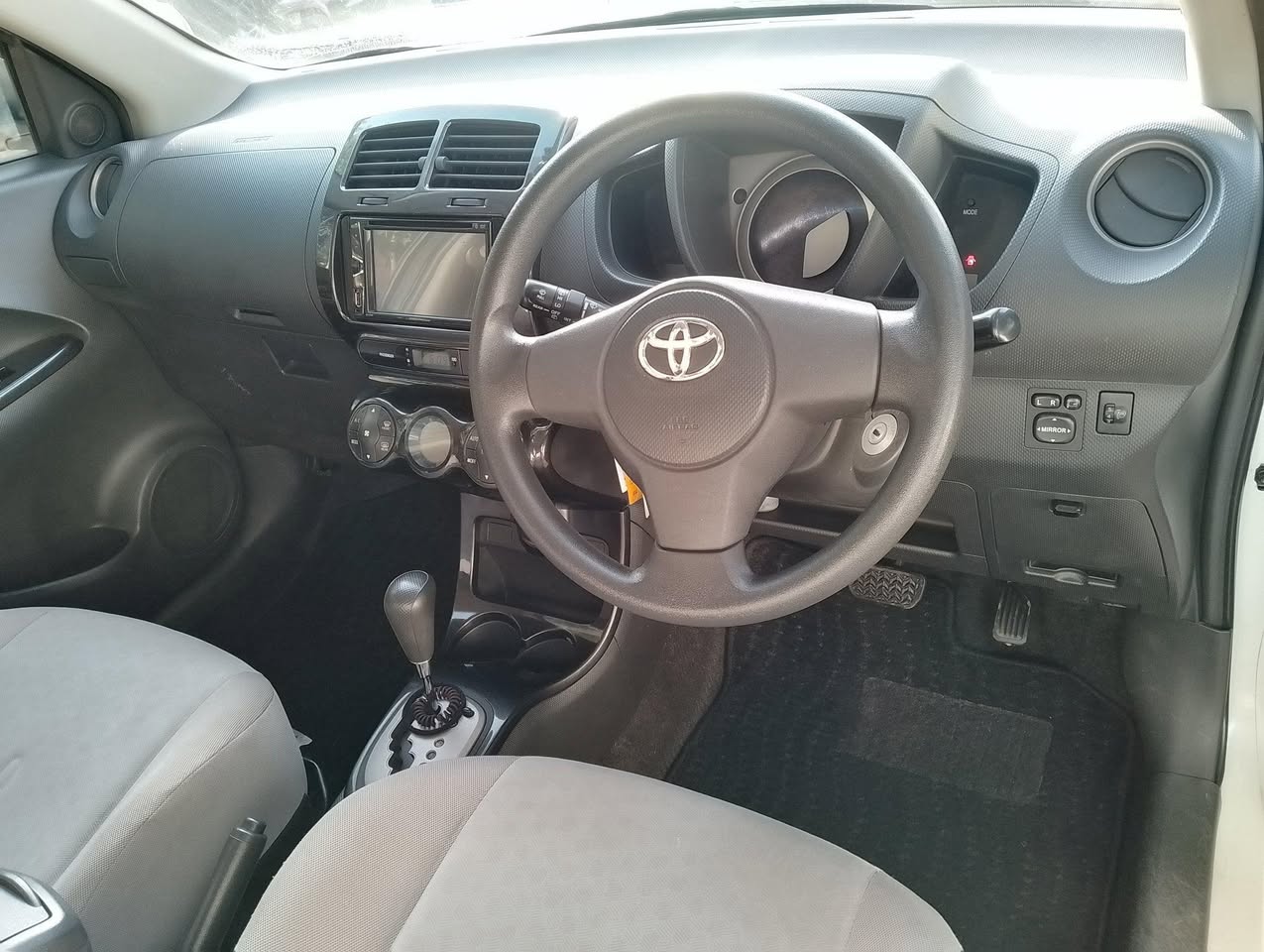 A picture of 2007 Toyota ist