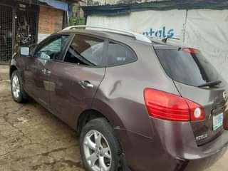 A picture of 2010 NISSAN ROGUE
