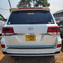 A picture of V8 VXR 2010 2018 230M