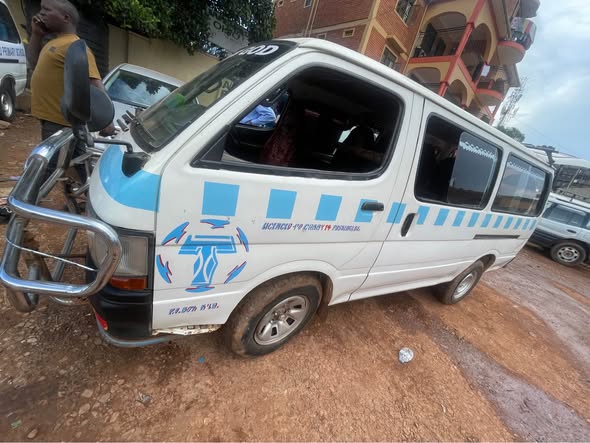 A picture of Kigege nati 6 taxi minivan