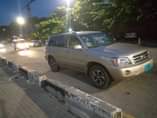 A picture of Toyotal highlander 05 in good condition engine gear working perfect