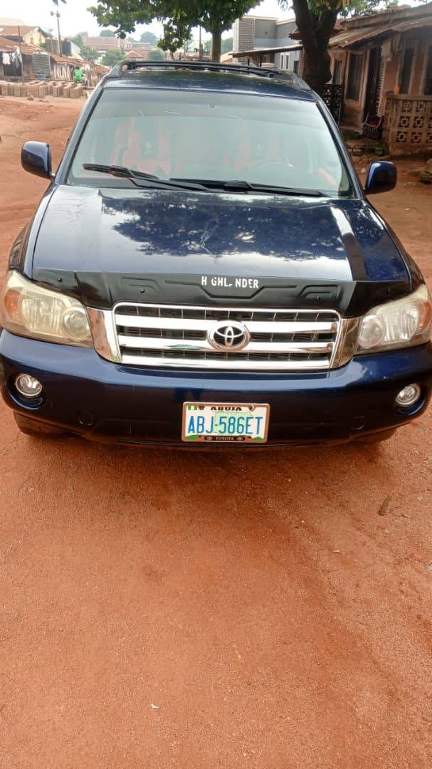 A picture of Neatly used Toyota Highlander with verything intact going for 4