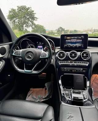 A picture of Mercedes Benz C300