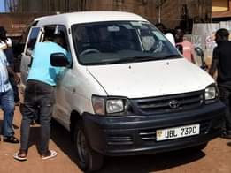 A picture of NOAH DX. ITS BUY AND DRIVE AUTOMATIC PETROL ENGINE INTACT