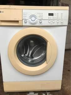 A picture of Washing machine 7kg LG uk used
