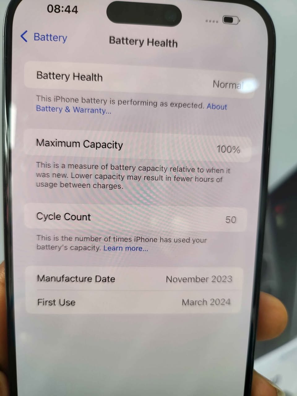 A picture of Iphone 15 pro max 256gb