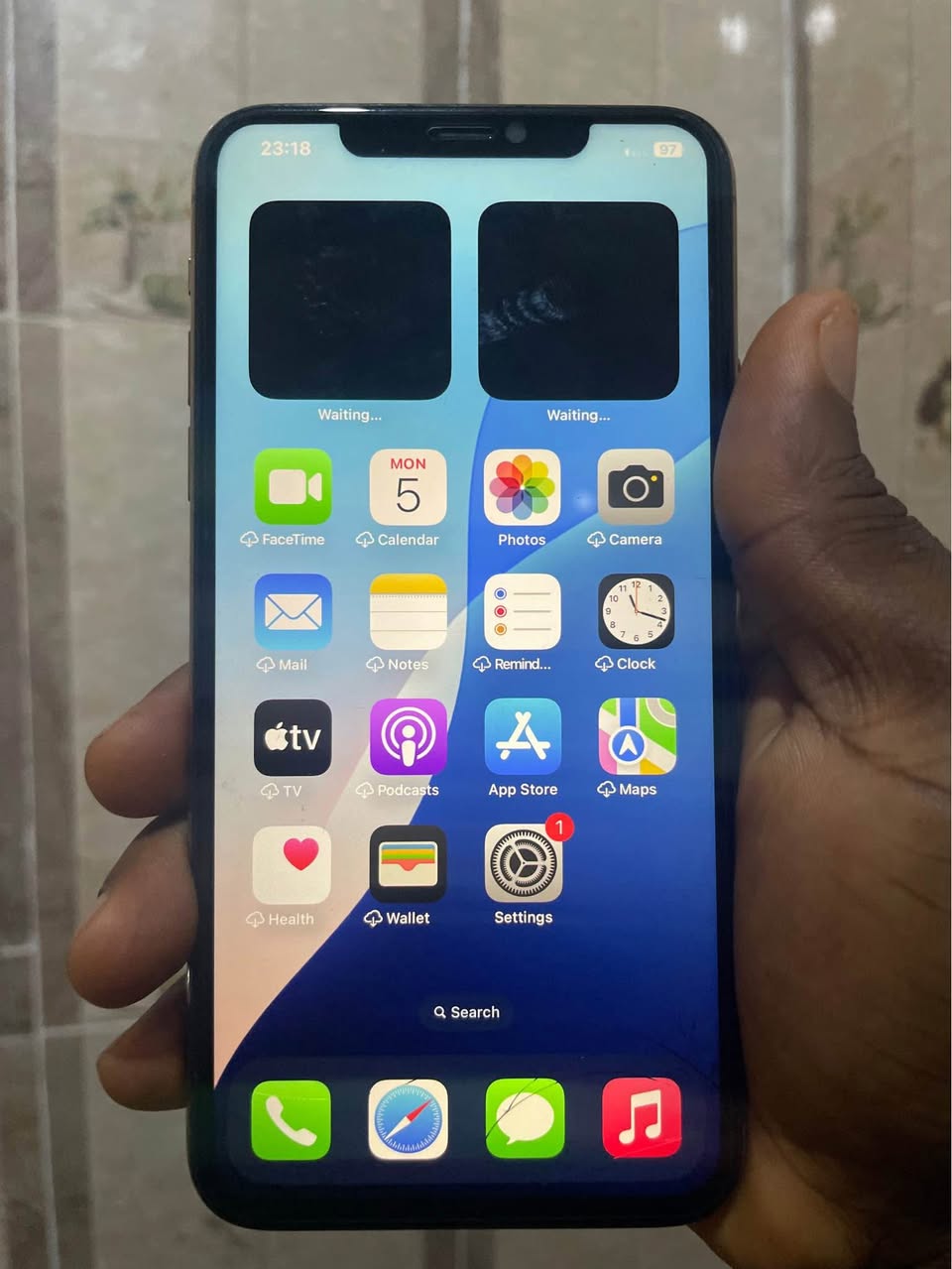 A picture of 11 pro max available for sale 64gb