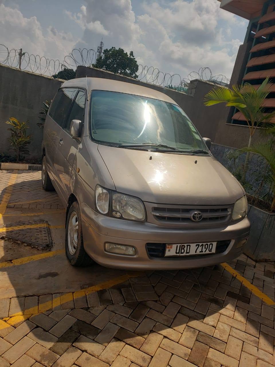 A picture of Toyota Noah For Sale 0787181703 0704482571 Call Whatsapp