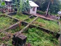 A picture of Inauzwa Nyumba ilio ishia mshingi na eneo lake lote. 0676526746