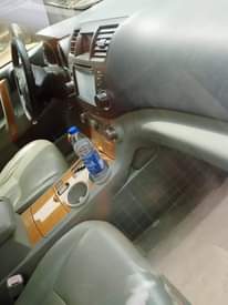 A picture of 2012 highlander 4 6m