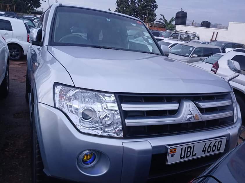A picture of Pajero 2009