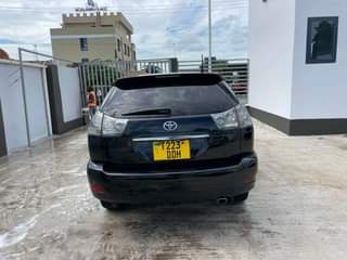A picture of TOYOTA HARRIER YEAR 2005 PRICE 14M CALL 0621007902