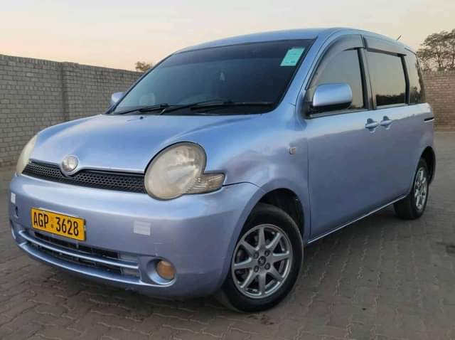 used toyota sienta