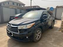 A picture of REG 016 TOYOTA HIGHLANDER...
