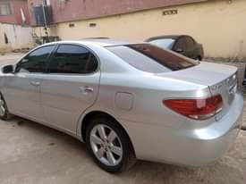 A picture of Es330 Lexus 2006 model