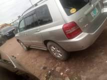 A picture of Toyota Highlander 2004