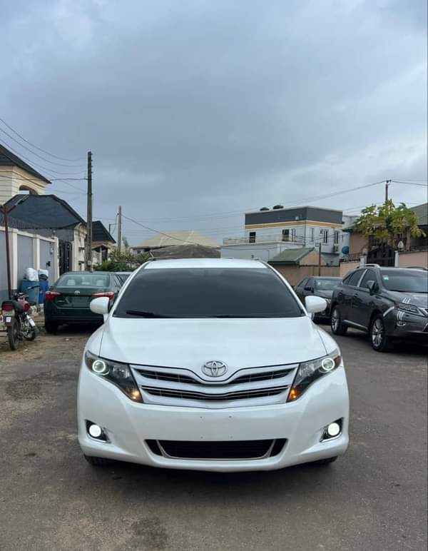 A picture of REGISTERED TOYOTA VENZA THUMBSTART REMOTE START YEAR 2010 NO DASHBOARD