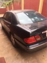 A picture of Benz Eclass With Starting Fault