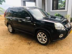 A picture of Nissan extrail 2011