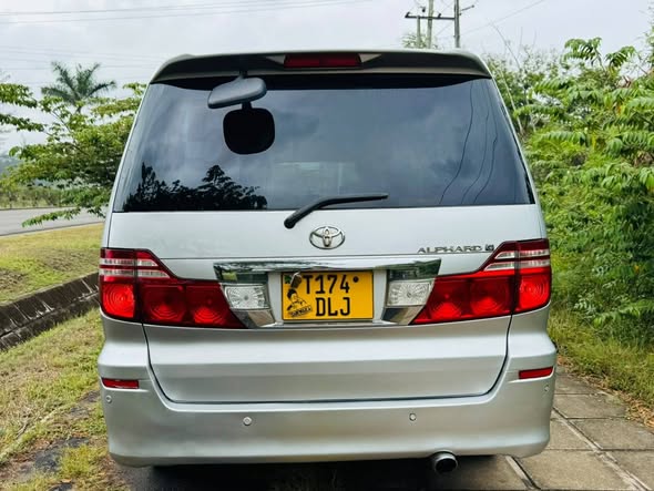 A picture of TOYOTA ALPHARD DLJ TSH 13 900 000