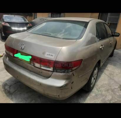 A picture of Honda Accord 2003 4plugs register park