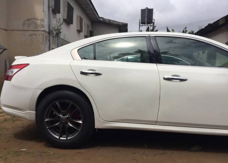 A picture of Nissan Maxima 2010