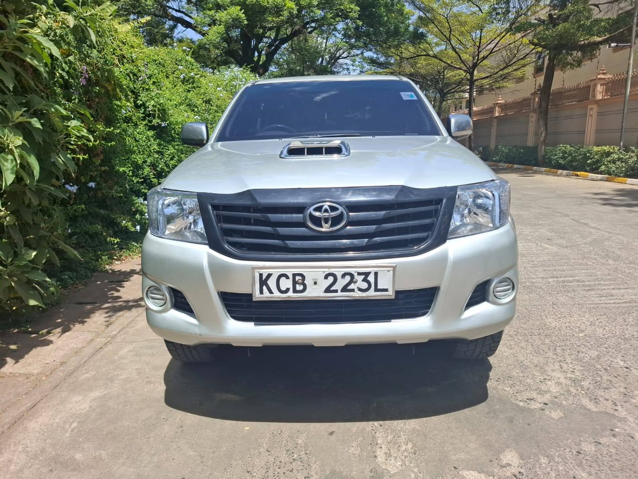 used toyota hilux