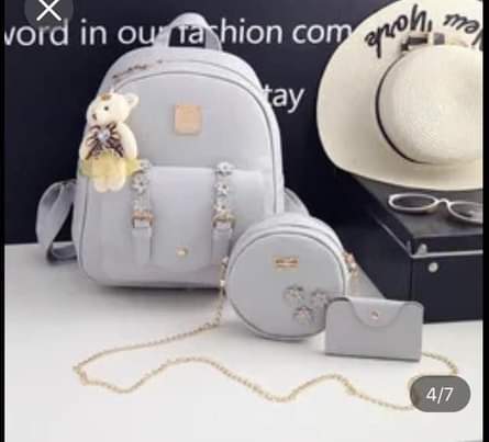 A picture of nnew fashion in 2024Dear lady kalibu ujipatie bags kali kubwa