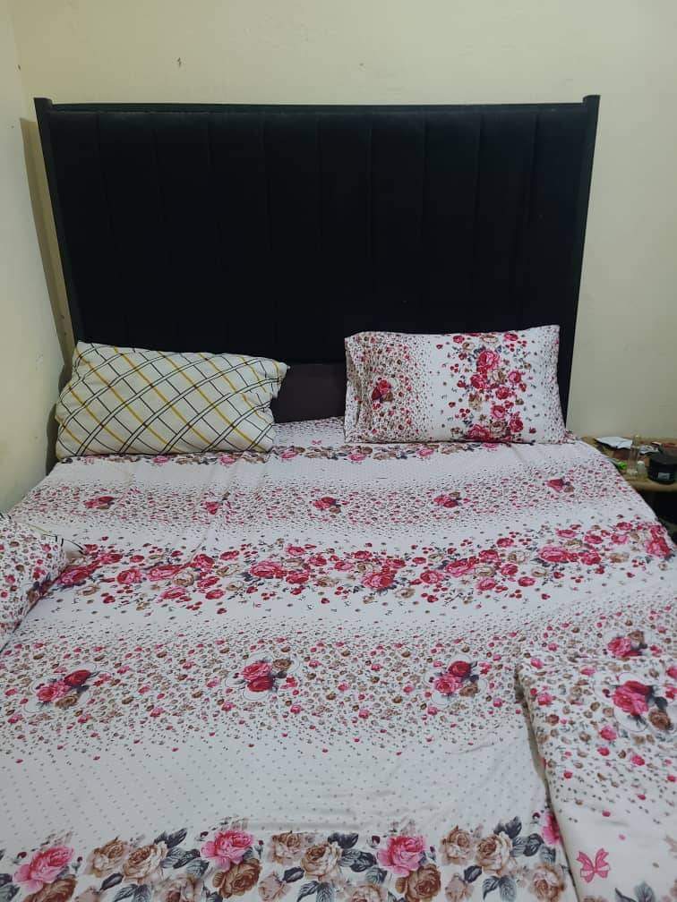 A picture of karibu bedsofa na godoro lake 270k