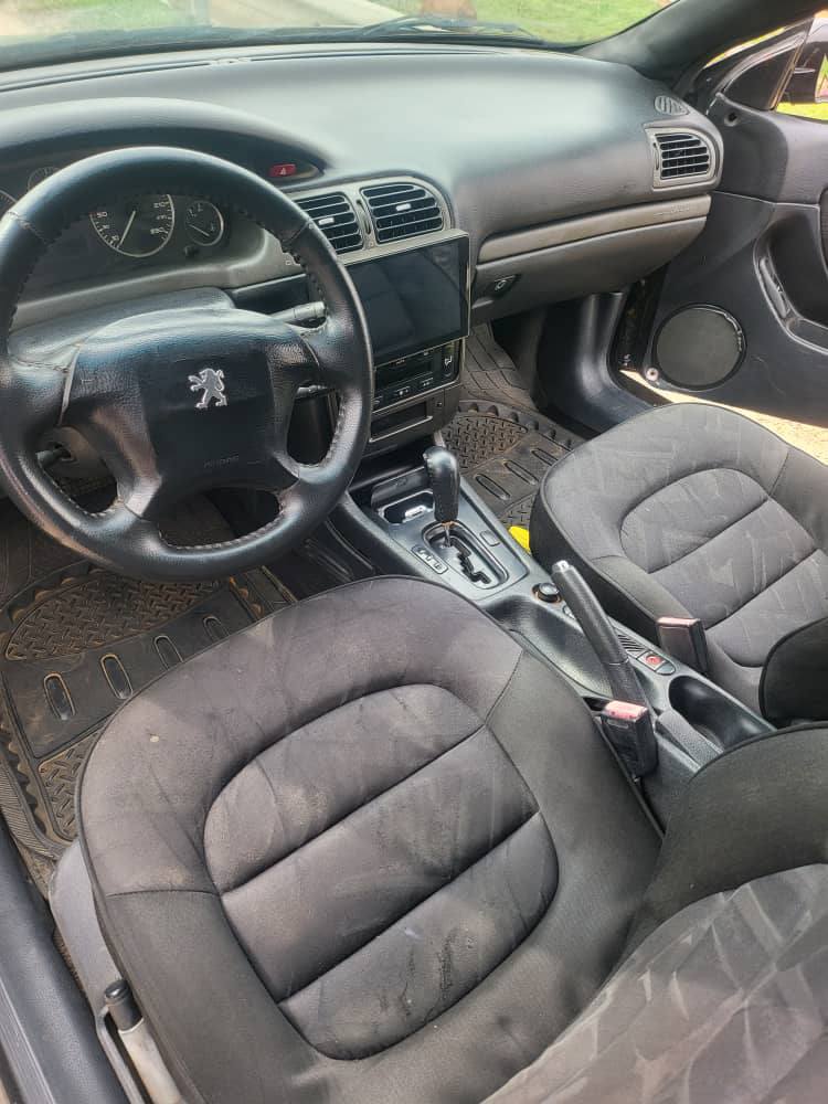 A picture of Peugeot 406