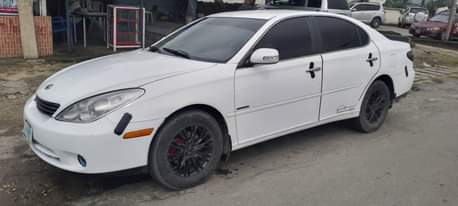 A picture of Lexus ES