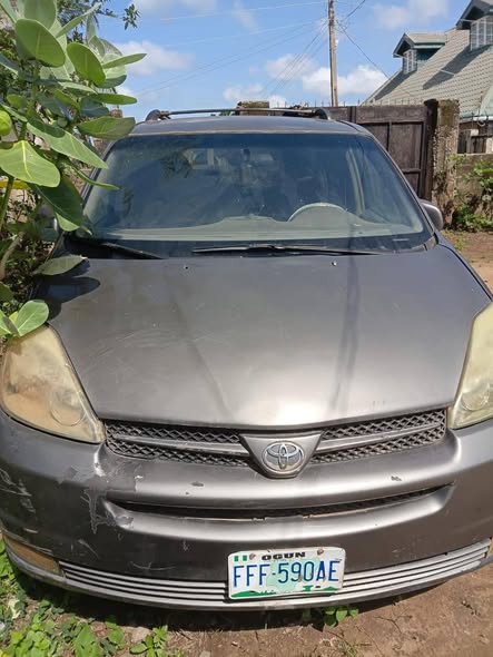 A picture of Toyota Sienna