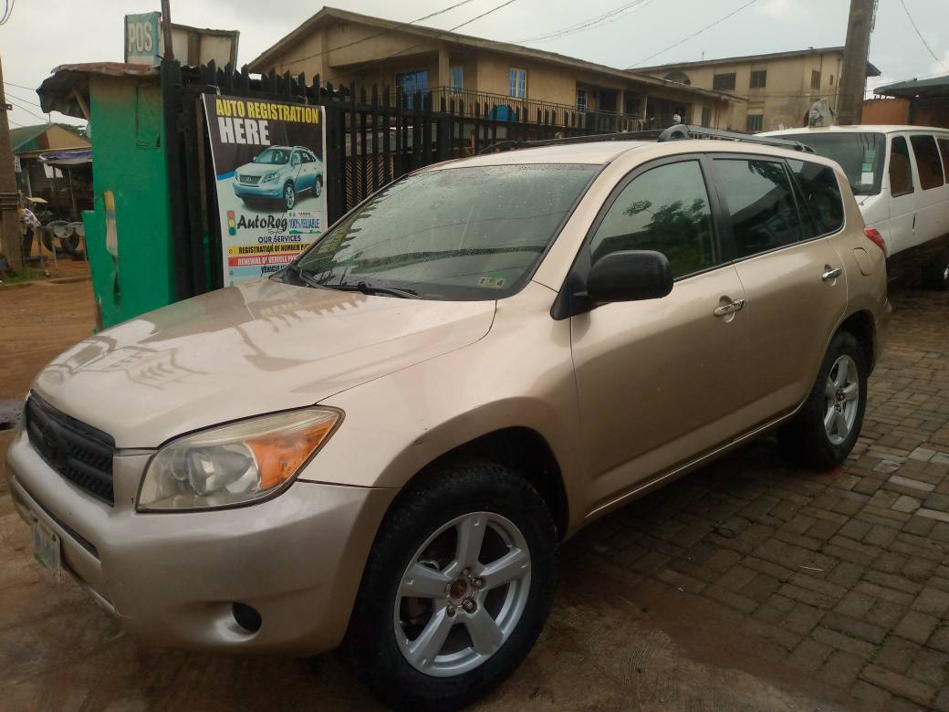 A picture of Toyota RAV4 2007 Registered 4plugs Location Egbe Ikotun Contact 07062926919