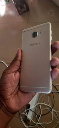 A picture of Samsung c7