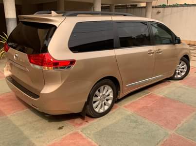 A picture of 2013 SIENNA LIMITED