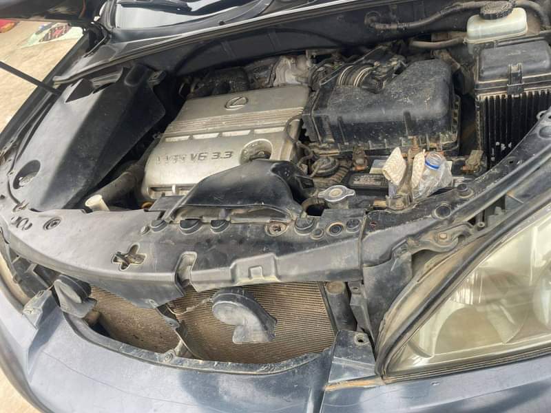 A picture of Neatly used rx330 05 first body iyana ipaja tommorow deal