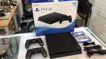 A picture of Ps4 fat mpya
