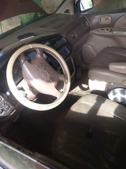 A picture of Toyota SIENNA Engine Gear Ac needs Attention Clean leather interior
